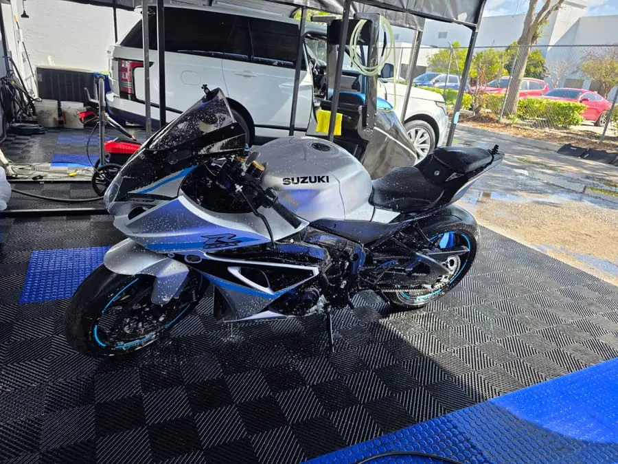 Car spa Miami — Galaxy Sound professional hand wash 1