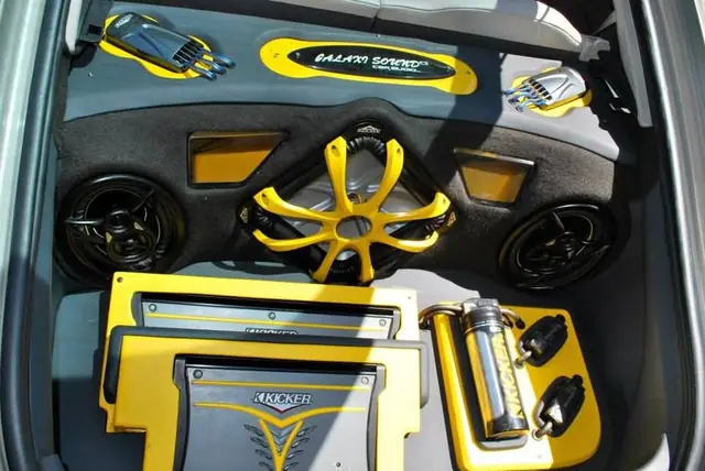 Audi TT — Kicker Demo Build — Galaxi Sound build 2