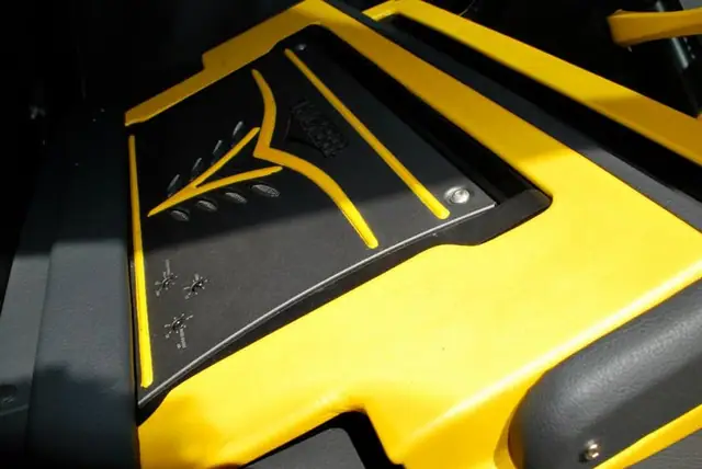 Audi TT — Kicker Demo Build — Galaxi Sound build 3