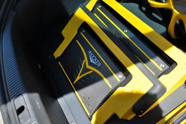 Audi TT — Kicker Demo Build — Galaxi Sound build 5