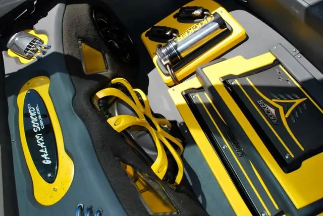 Audi TT — Kicker Demo Build — Galaxi Sound build 8