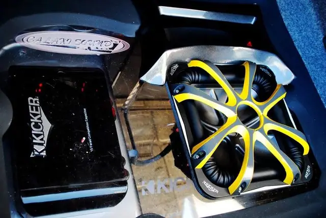 BMW M3 — Kicker Show Build — Galaxi Sound build 3