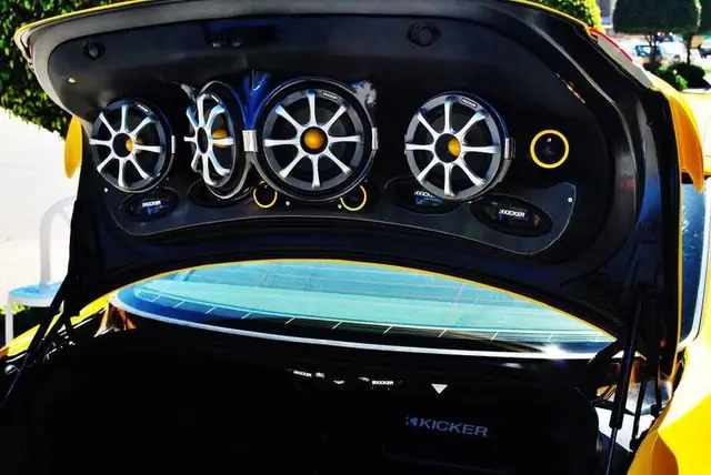 BMW M3 — Kicker Show Build — Galaxi Sound build 5