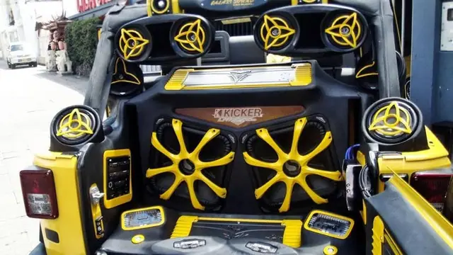 Jeep Wrangler Rubicon — Kicker Build — Galaxi Sound build 2