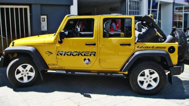 Jeep Wrangler Rubicon — Kicker Build — Galaxi Sound build 3
