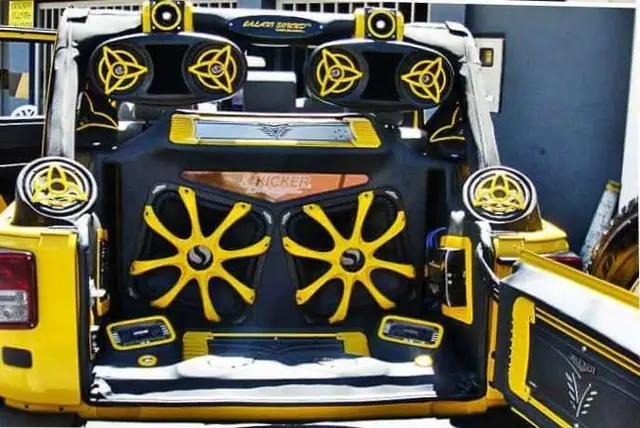 Jeep Wrangler Rubicon — Kicker Build — Galaxi Sound build 4