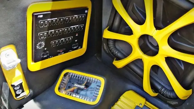 Jeep Wrangler Rubicon — Kicker Build — Galaxi Sound build 6