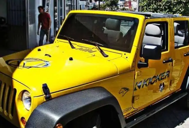 Jeep Wrangler Rubicon — Kicker Build — Galaxi Sound build 10