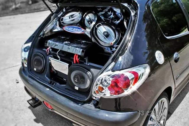 Peugeot 205 — Rockford Fosgate Build — Galaxi Sound build 4