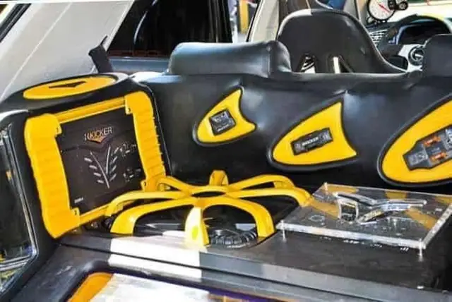 Volkswagen Golf — Kicker Build — Galaxi Sound build 2