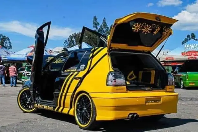 Volkswagen Golf — Kicker Build — Galaxi Sound build 8
